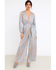 Tuta in raso floreale Akè color beige – Eleganza e comfort in un solo capo